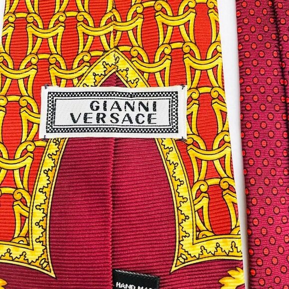 Gianni Versace Signature Medusa Crest 100% Silk Men's Tie Necktie - Picture 3 of 3